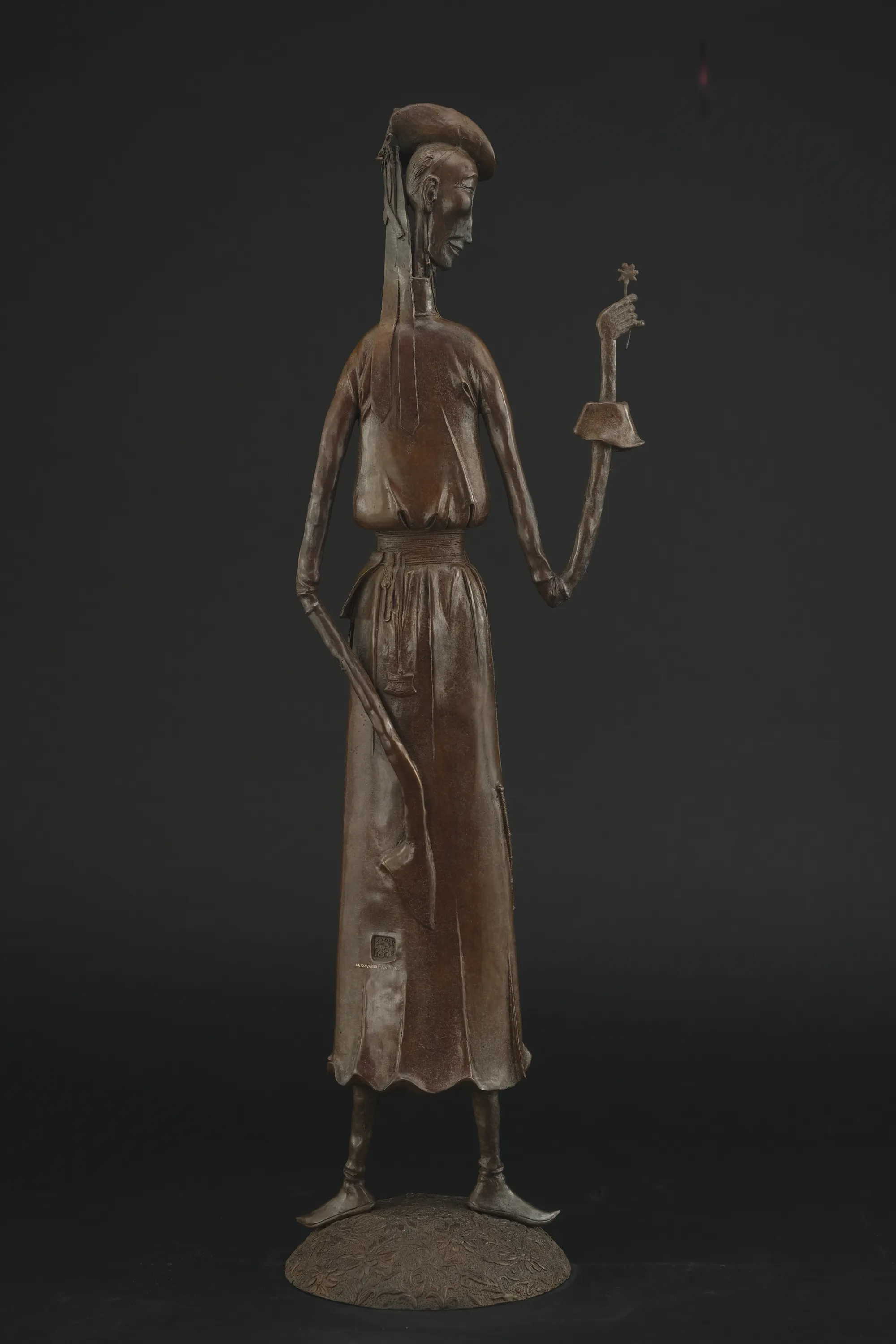 A Man in Love - view 3